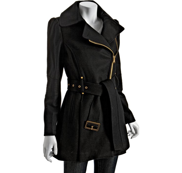 Dress Up Yourself and Look Classy with Black Winter Coat